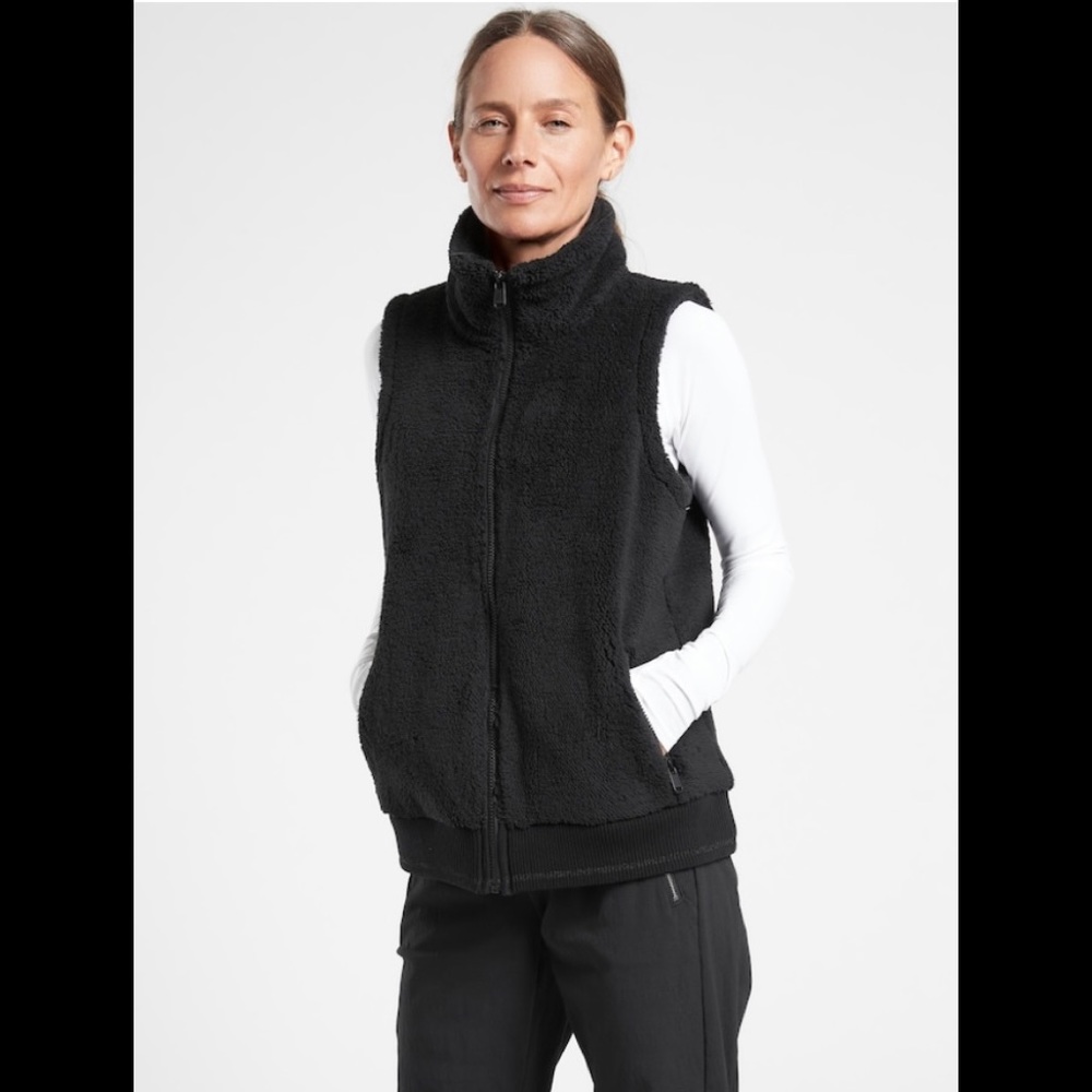 NWOT - Athleta Tugga Black Sherpa Vest, Small Petite